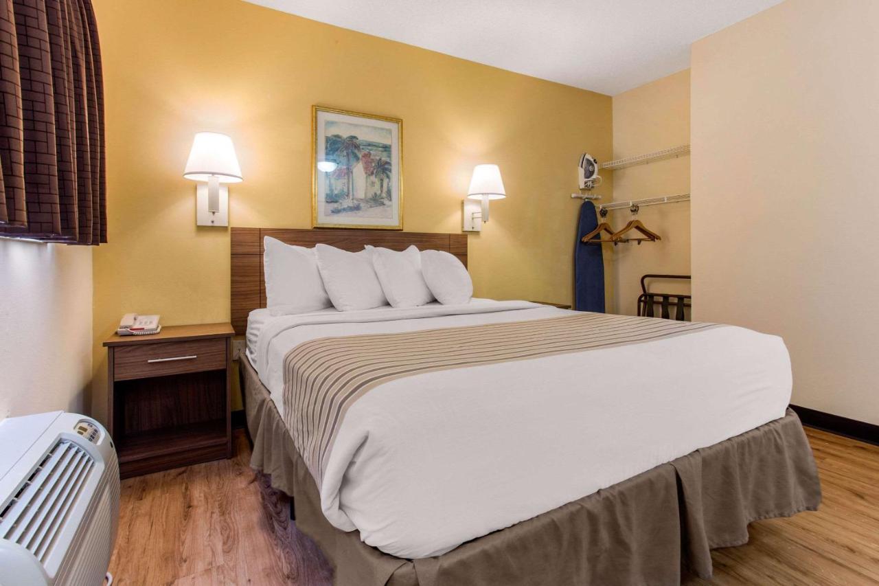 Hotel 6 Myrtle Beach, Sc 2*