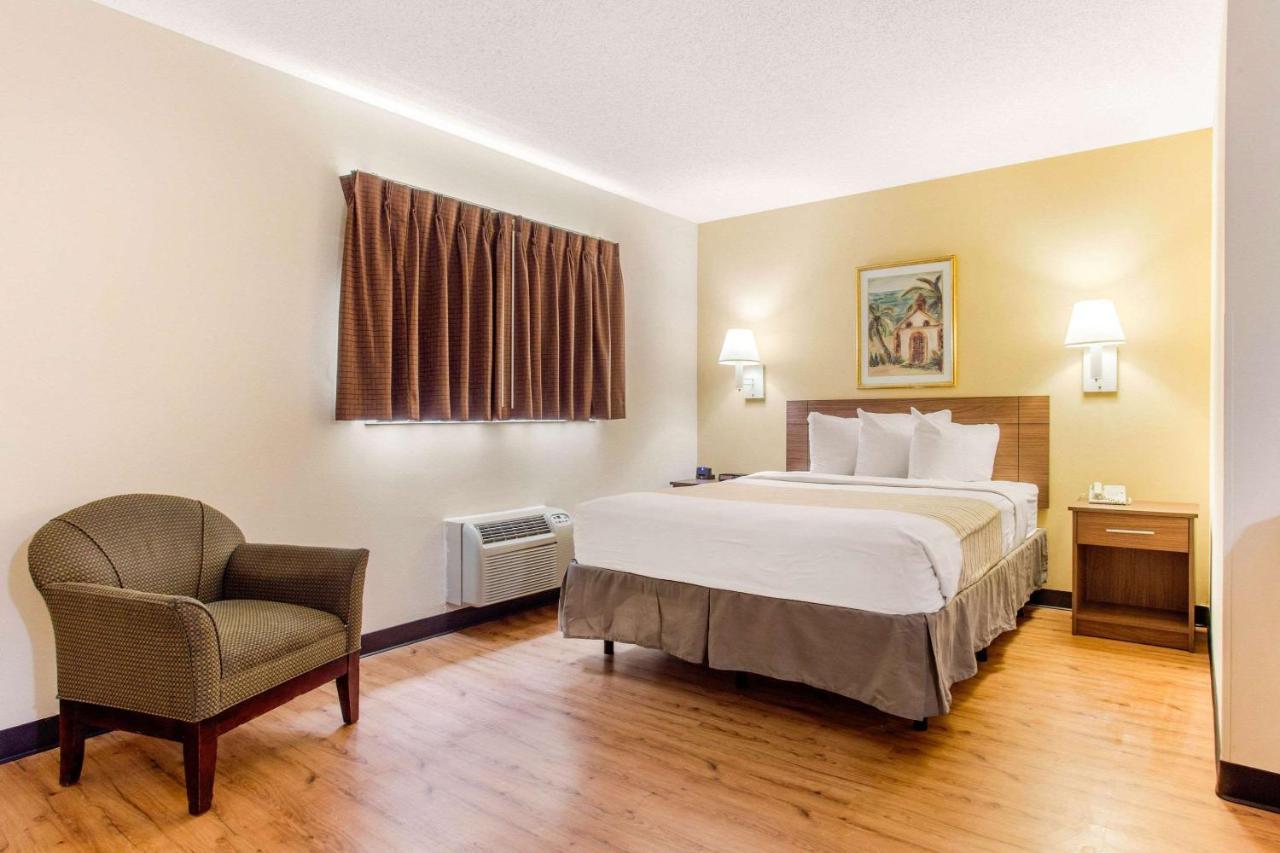 Hotel 6 Myrtle Beach, Sc 2*