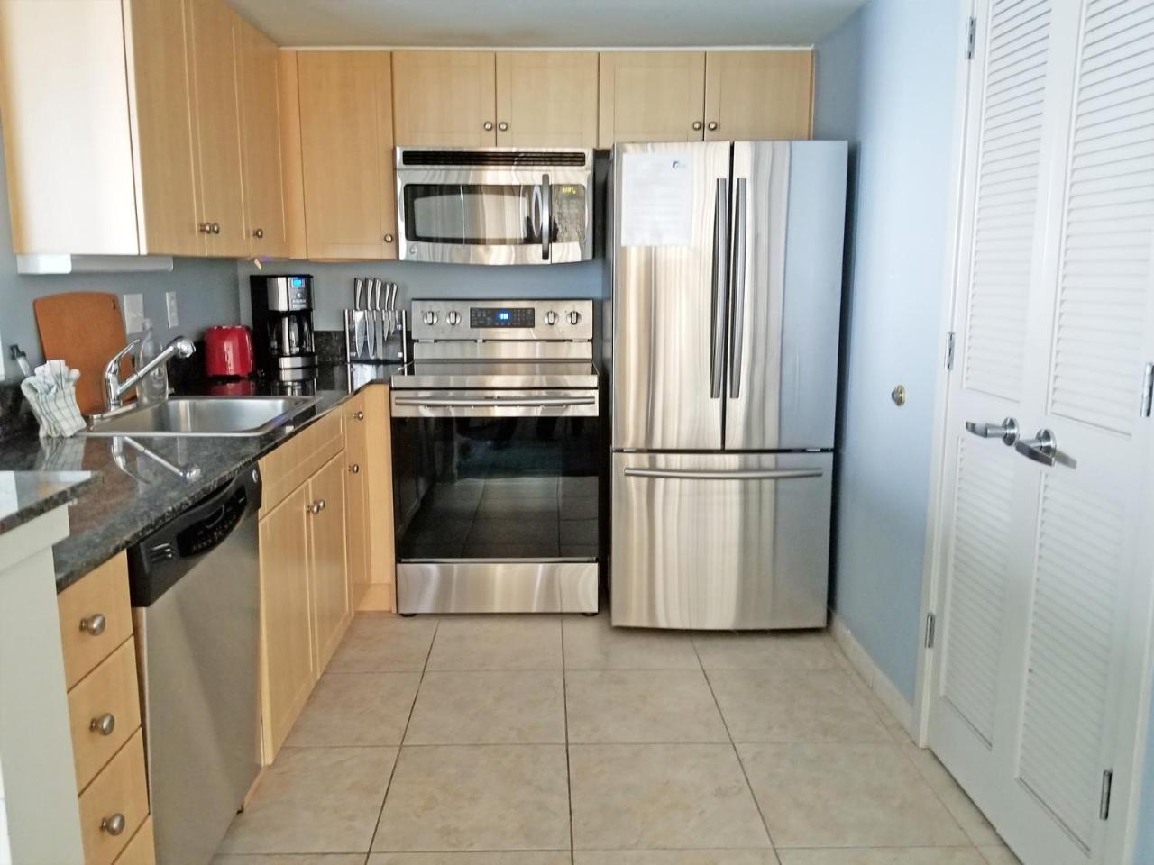 Resort Access! Chic 2-Br Escape With Pvt Balcony Aparthotel