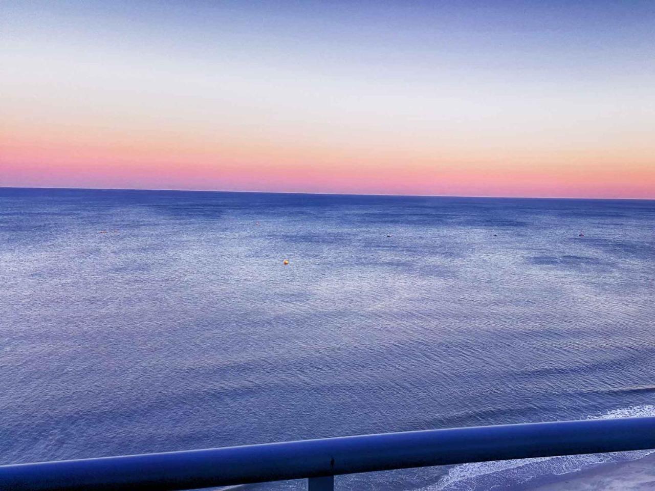 Remodeled Direct Oceanfront, Amazing Views Modern! Apartment Myrtle Beach