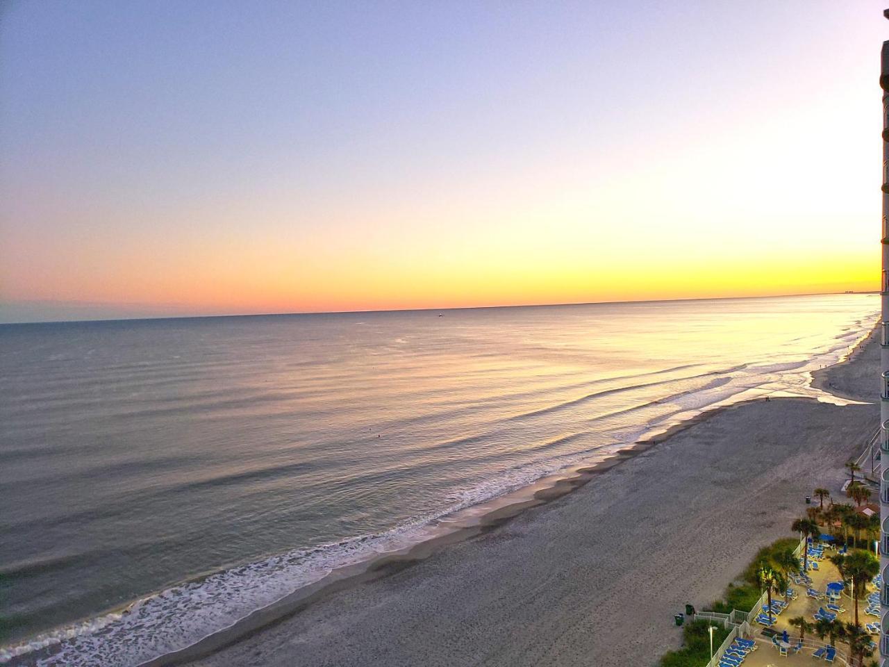 Luxurious Ocean Front 4th Floor With Jet Tub Apartment