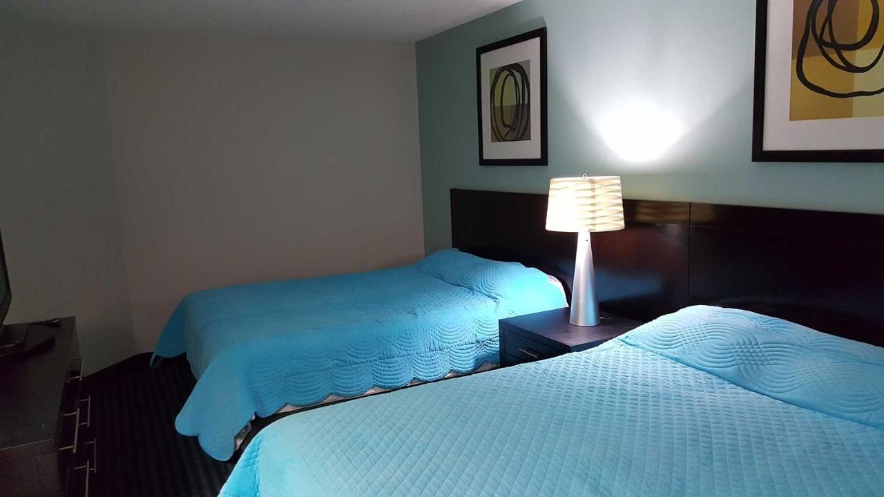 Remodeled Direct Oceanfront, Amazing Views Modern! Apartment
