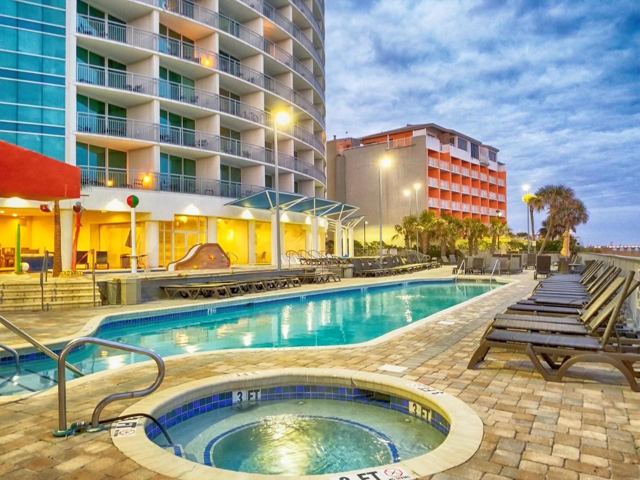 Floormodern Building, Pools Direct Oceanfront Apartment *