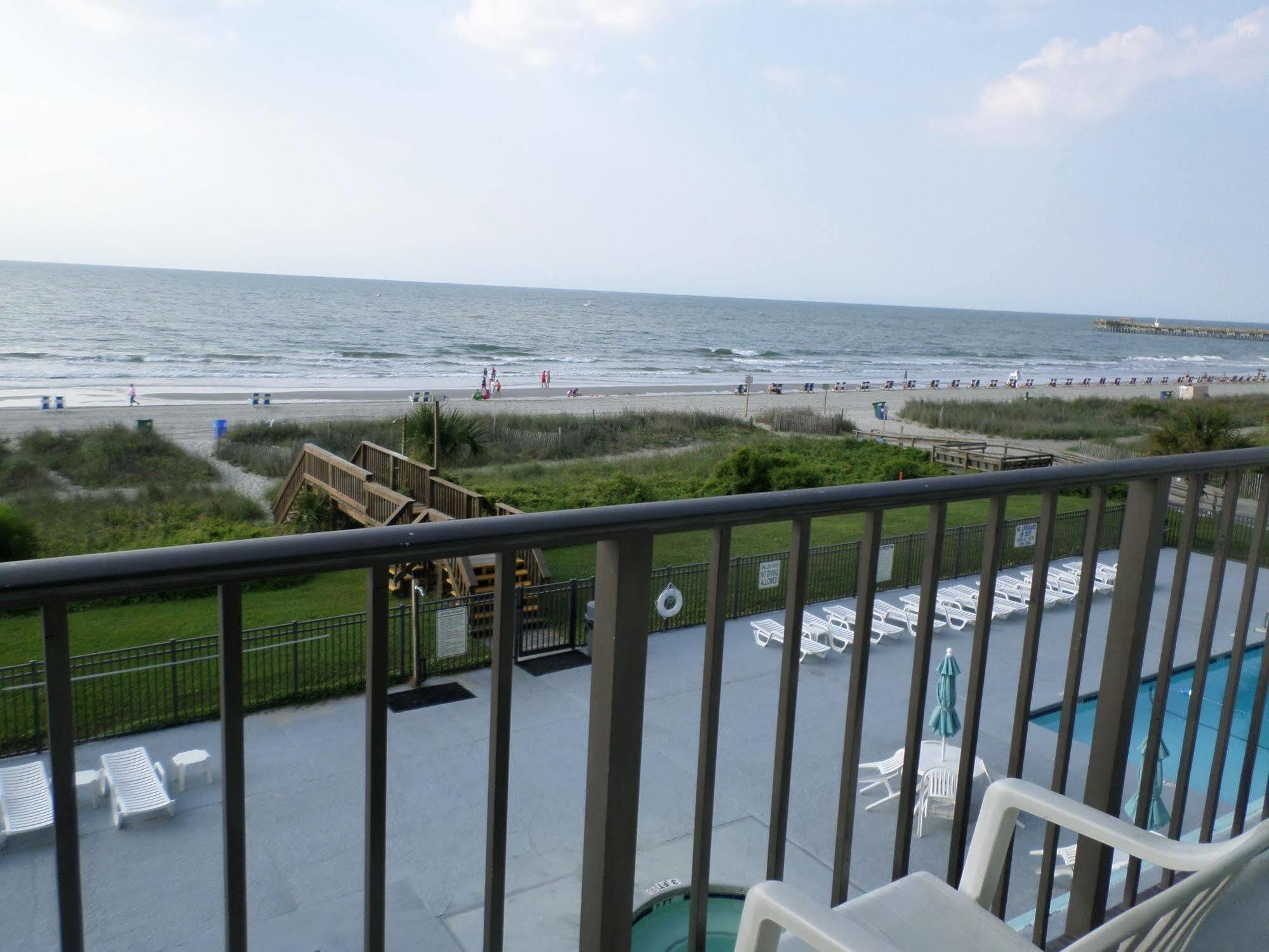 Tropical Seas Hotel
