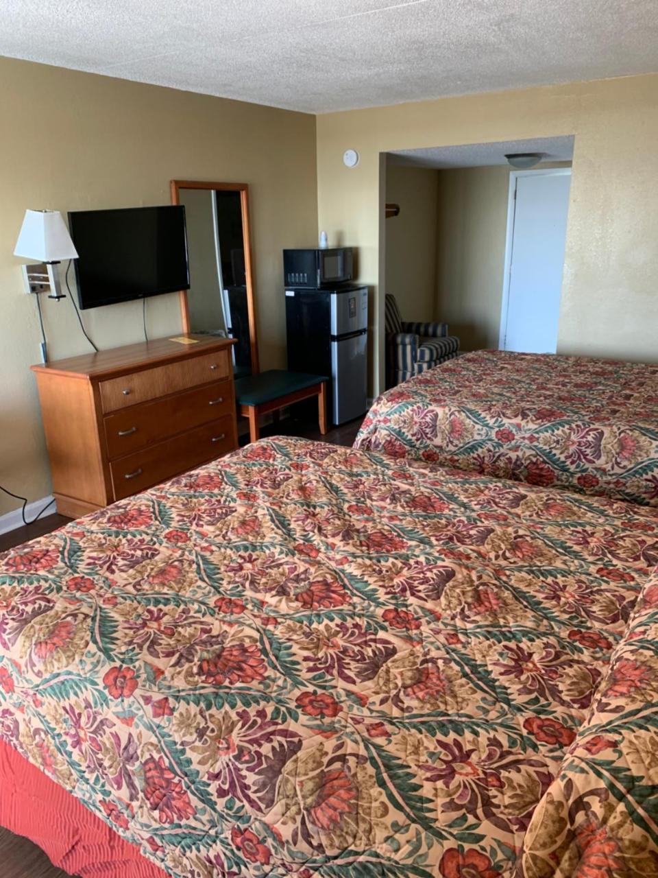 Sea Dunes Oceanfront Motel 2*
