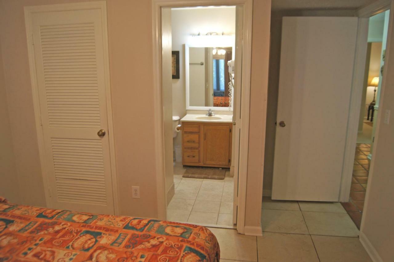 Apartment Sea Cloisters 101f *