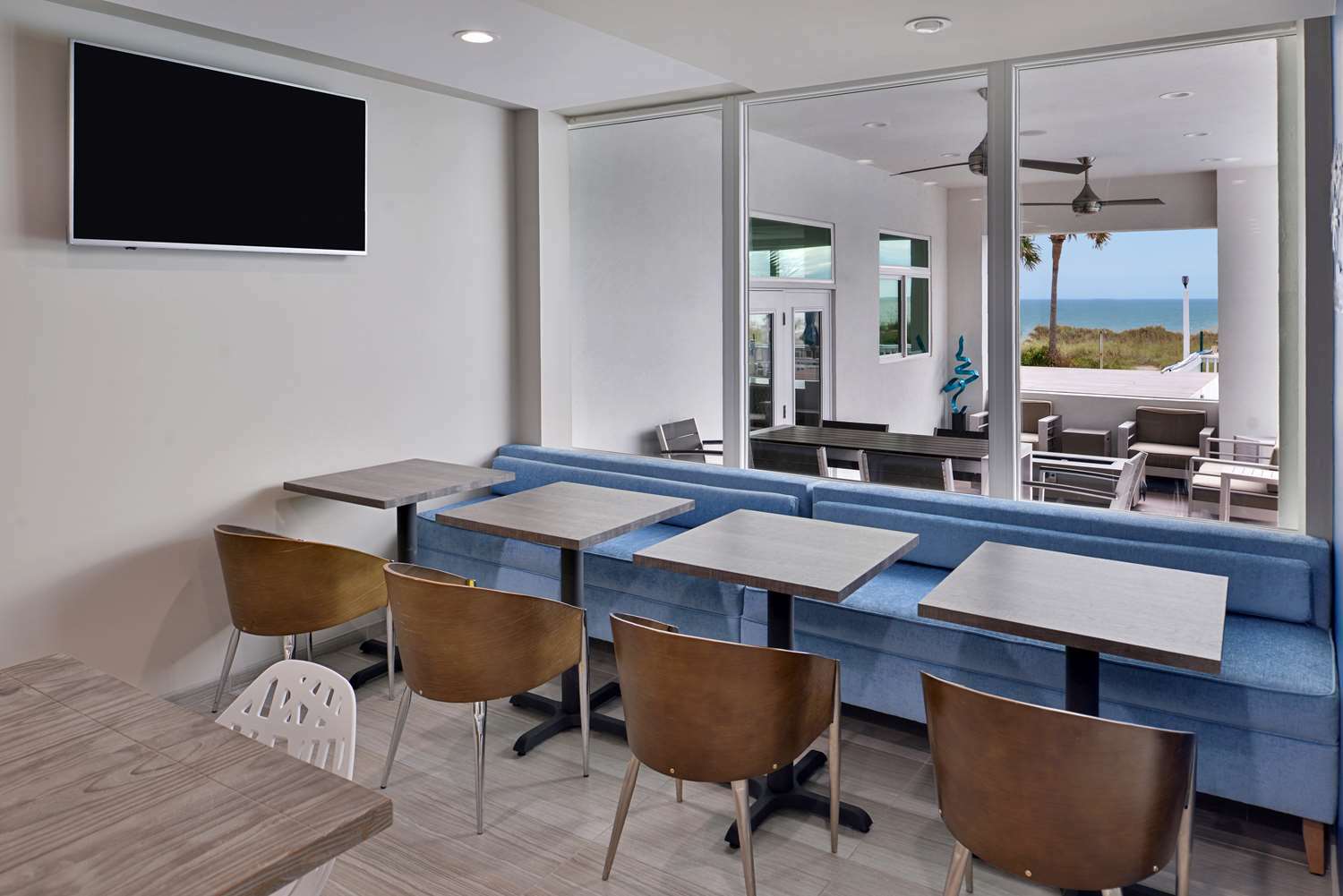 Inn Shores