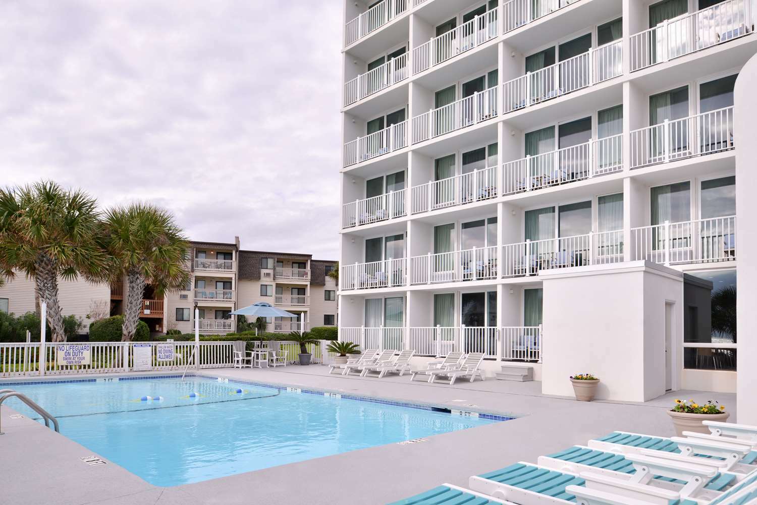 Inn Shores 3*