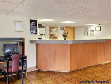 Super 8 By Wyndham Myrtle Beach/market Common Area Motel 2*