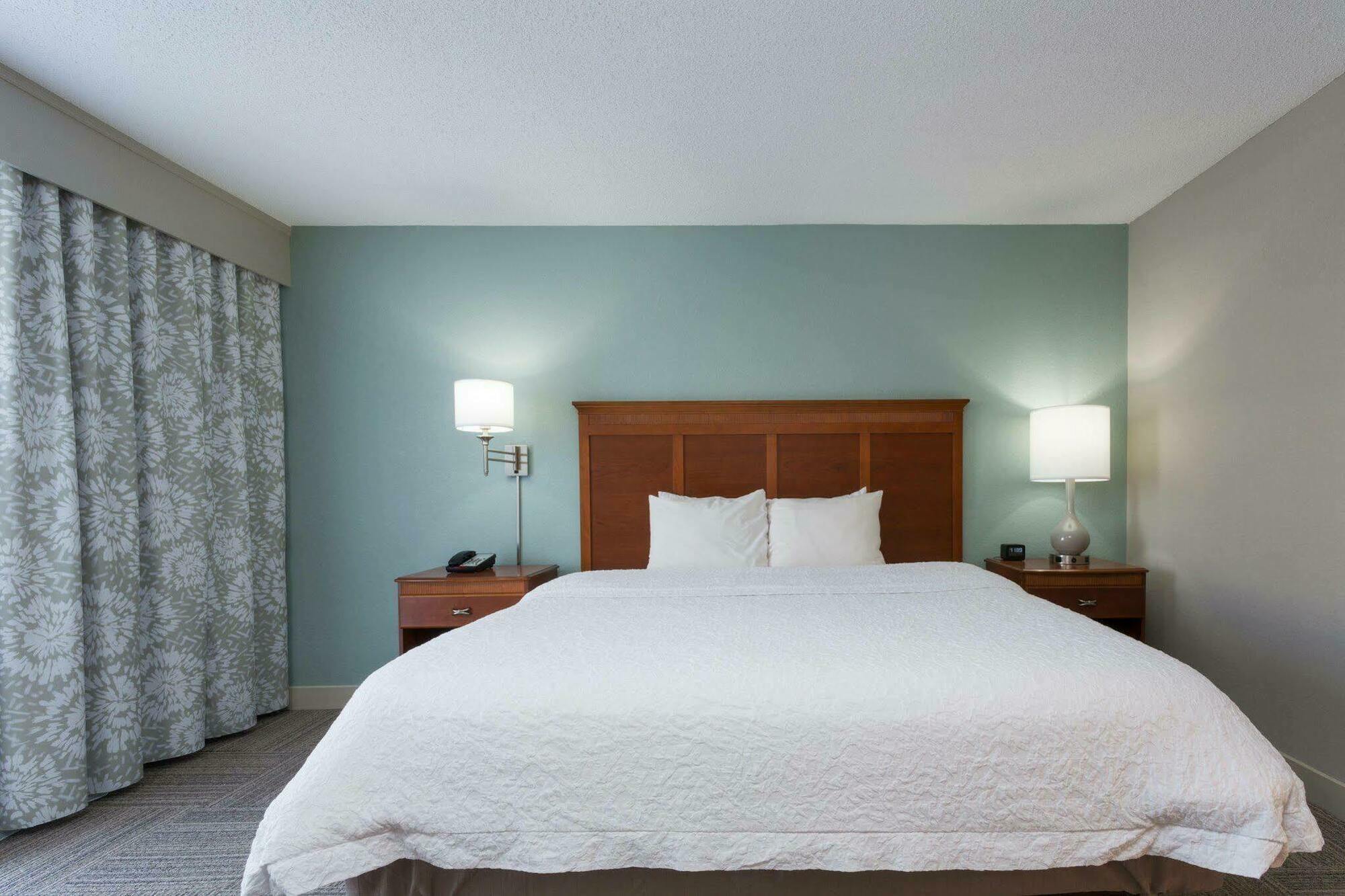 Hampton Northwood Hotel
