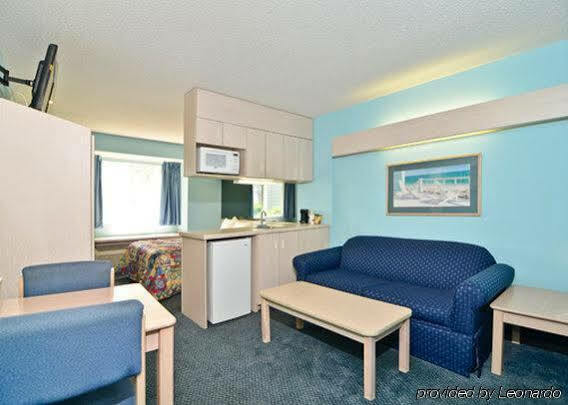 Quality & Myrtle Near Outlets Hotel 2*