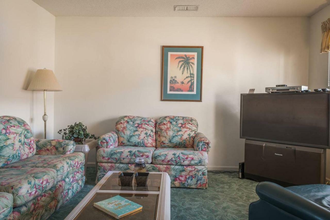 Holiday home Family Friendly, 1 Block To Beach!
