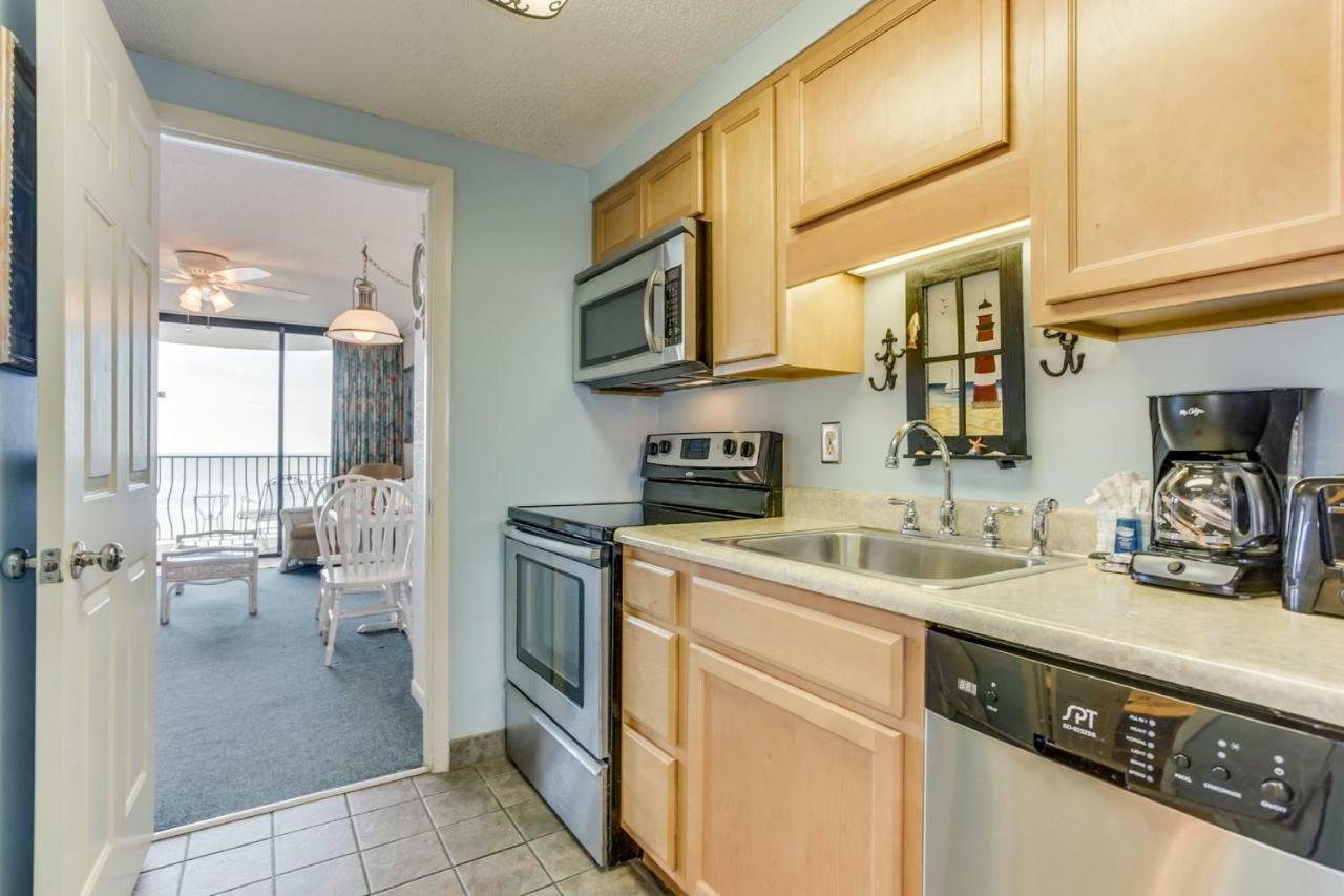 Oceanfront W Balcony Apartment *