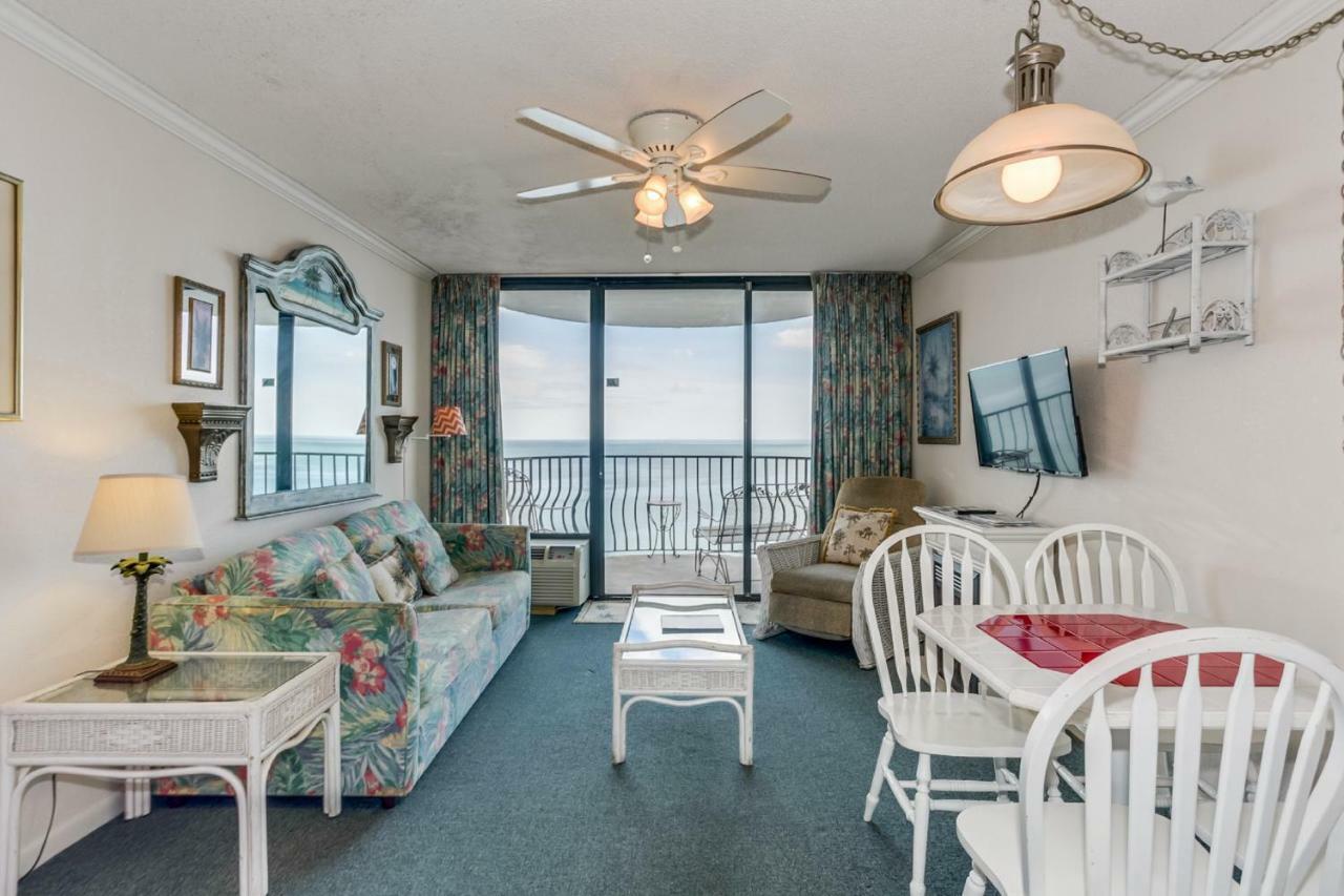 Oceanfront W Balcony Apartment
