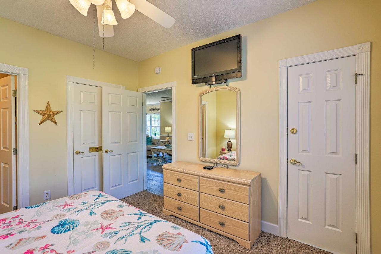 With Patio About 2 Miles To Boardwalk! Apartment Myrtle Beach