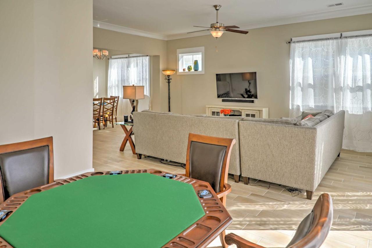 Breezy Myrtle Getaway, 1 Block To Beach! *