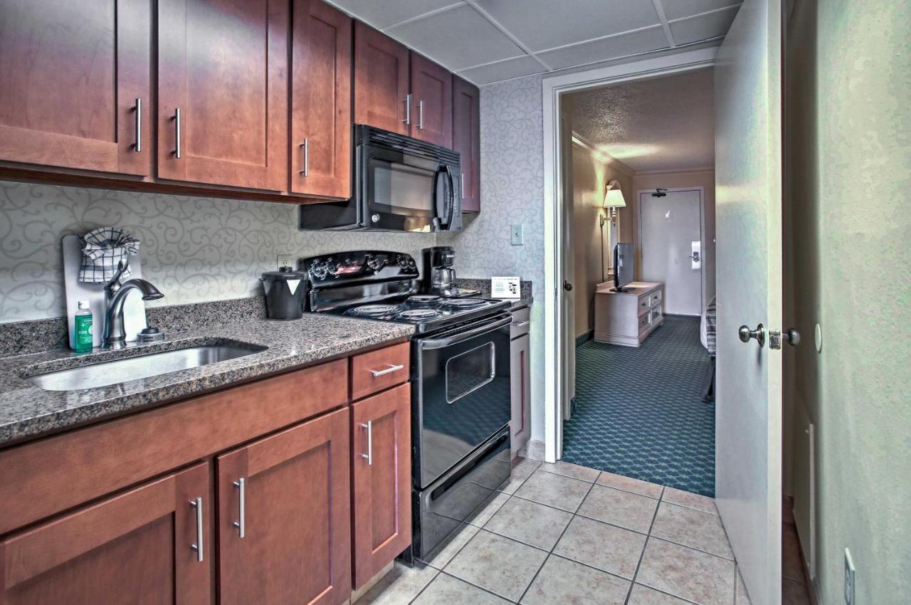 Oceanfront With Pool And Lazy River! Apartment
