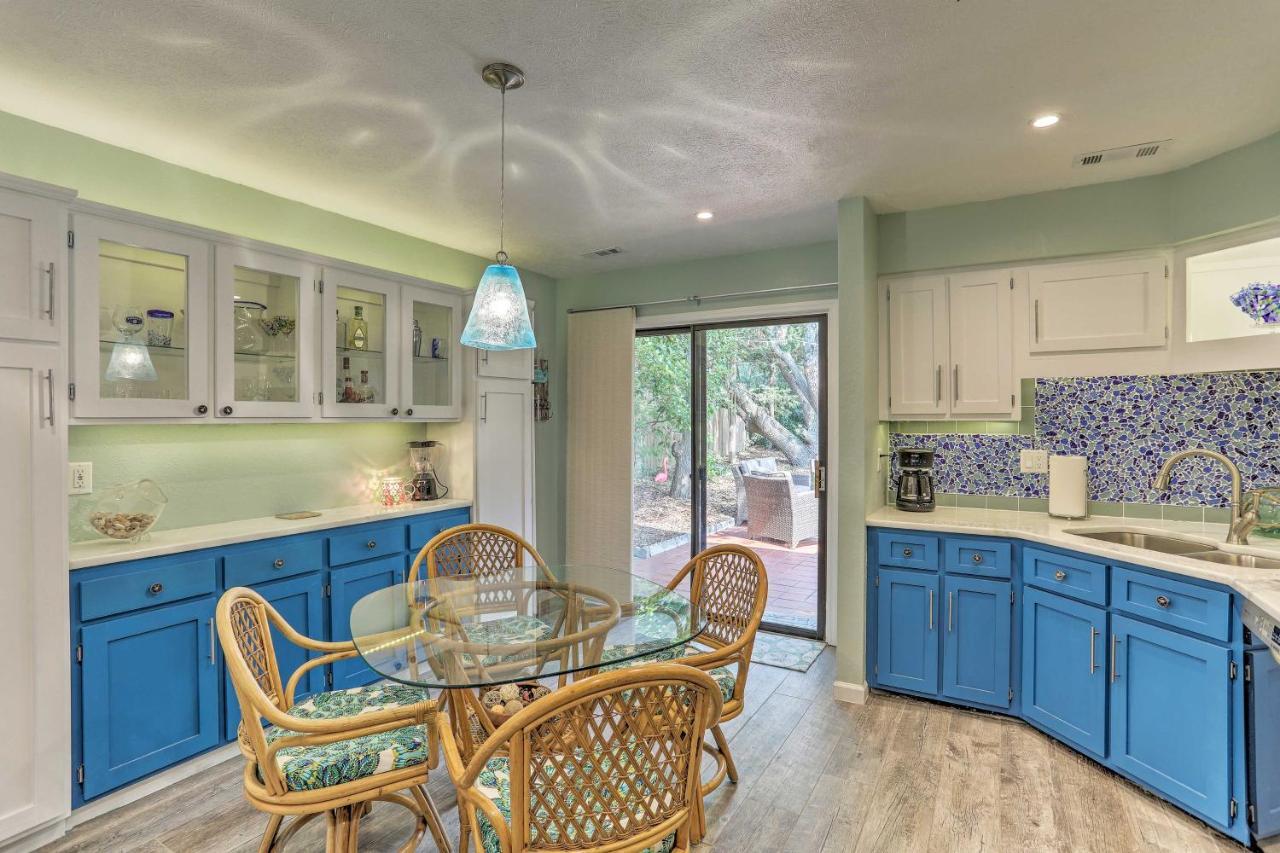 Holiday home North Myrtle Townhome, 1 Block To Ocean! *