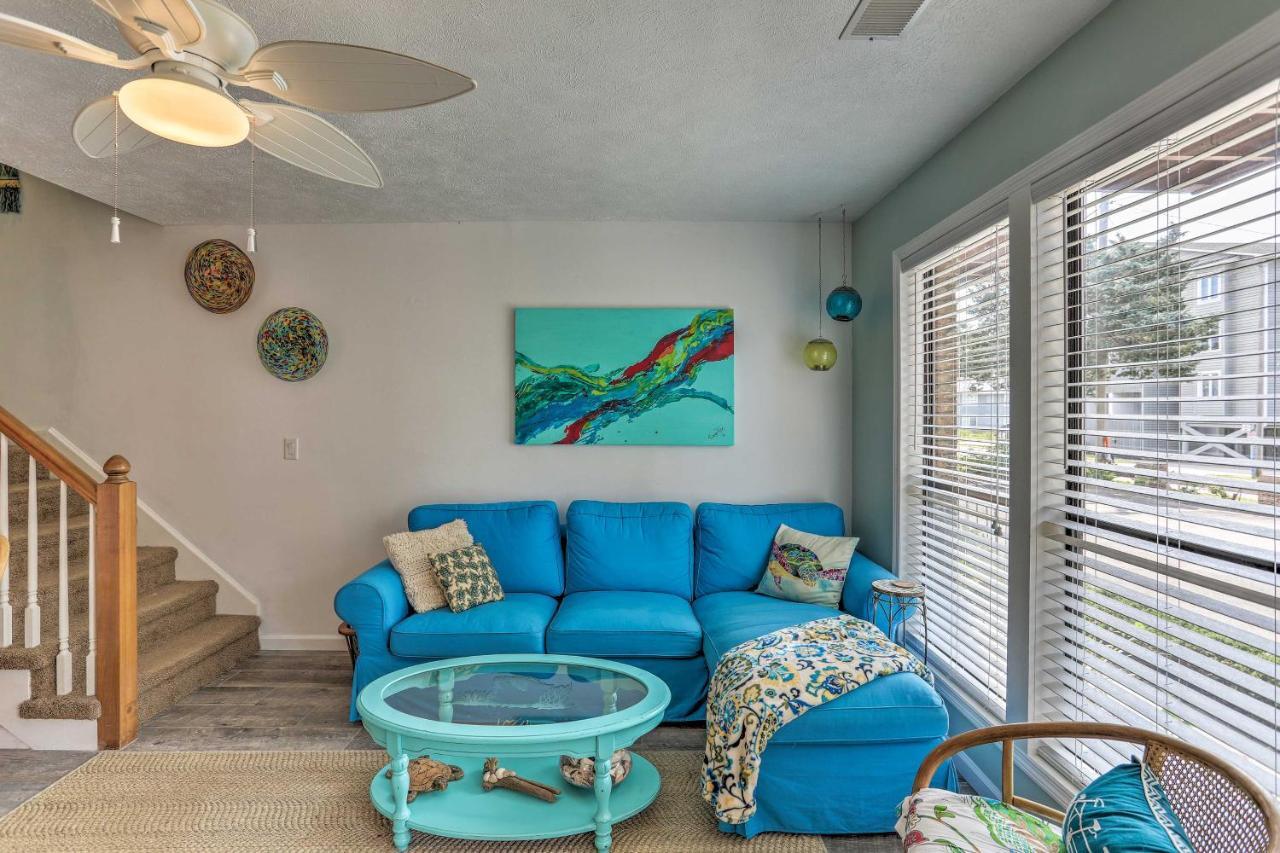 North Myrtle Townhome, 1 Block To Ocean! Holiday home