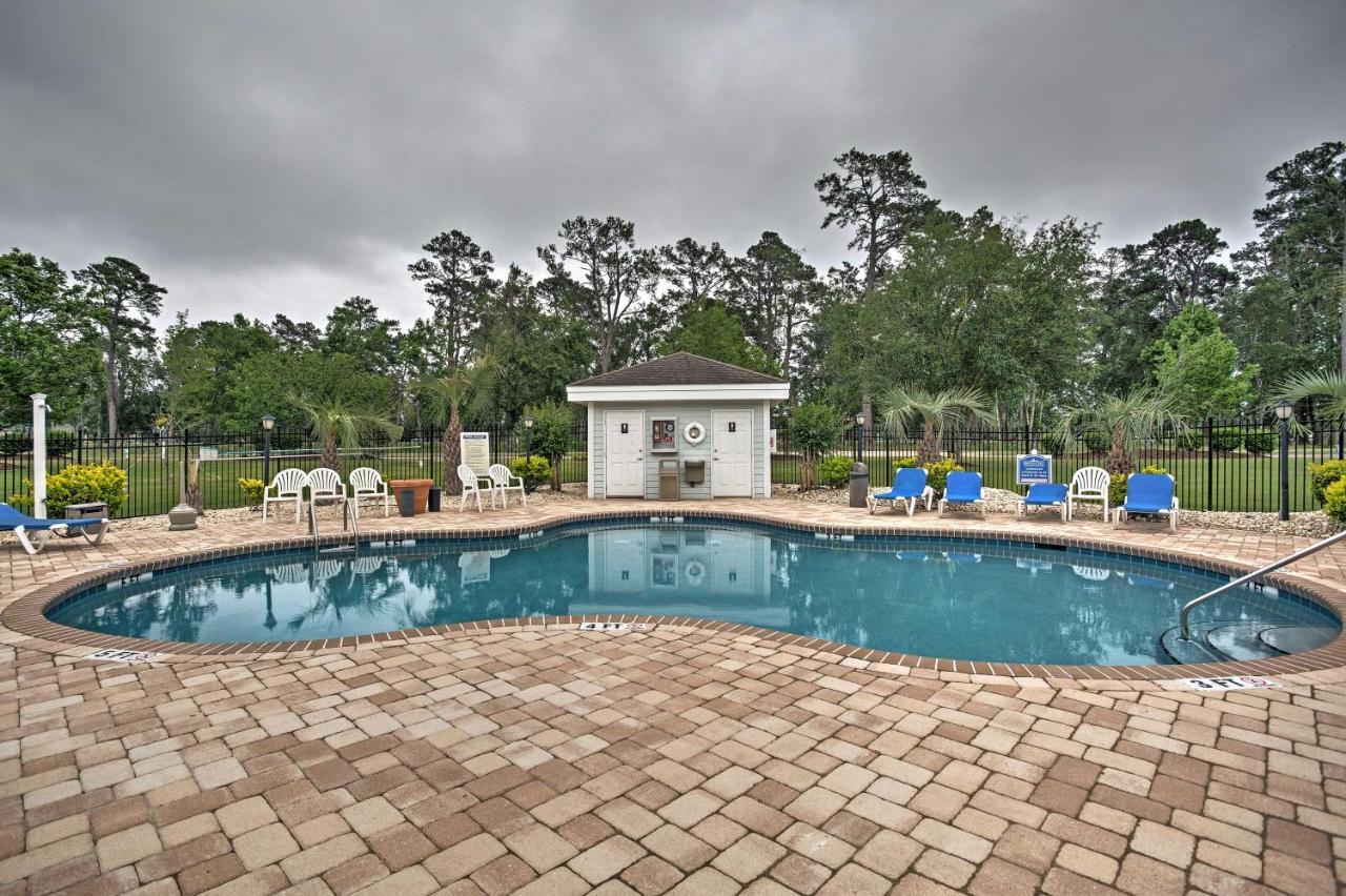 Apartment Charming On Myrtlewood Golf Course With Pool!