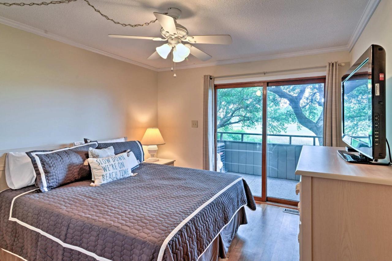 Oceanside With Pool Access And Patio