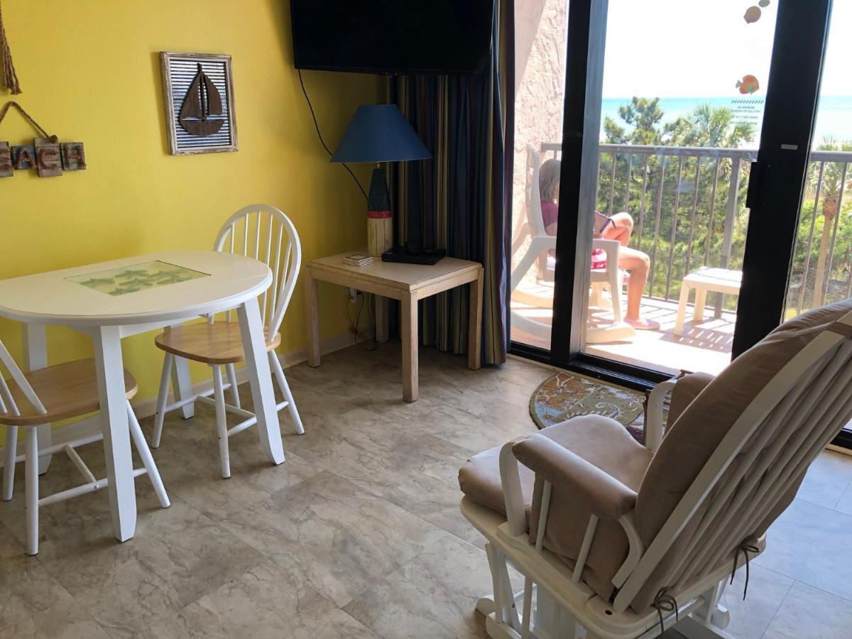 Beach Colony Ocean Front Executive Apartment *