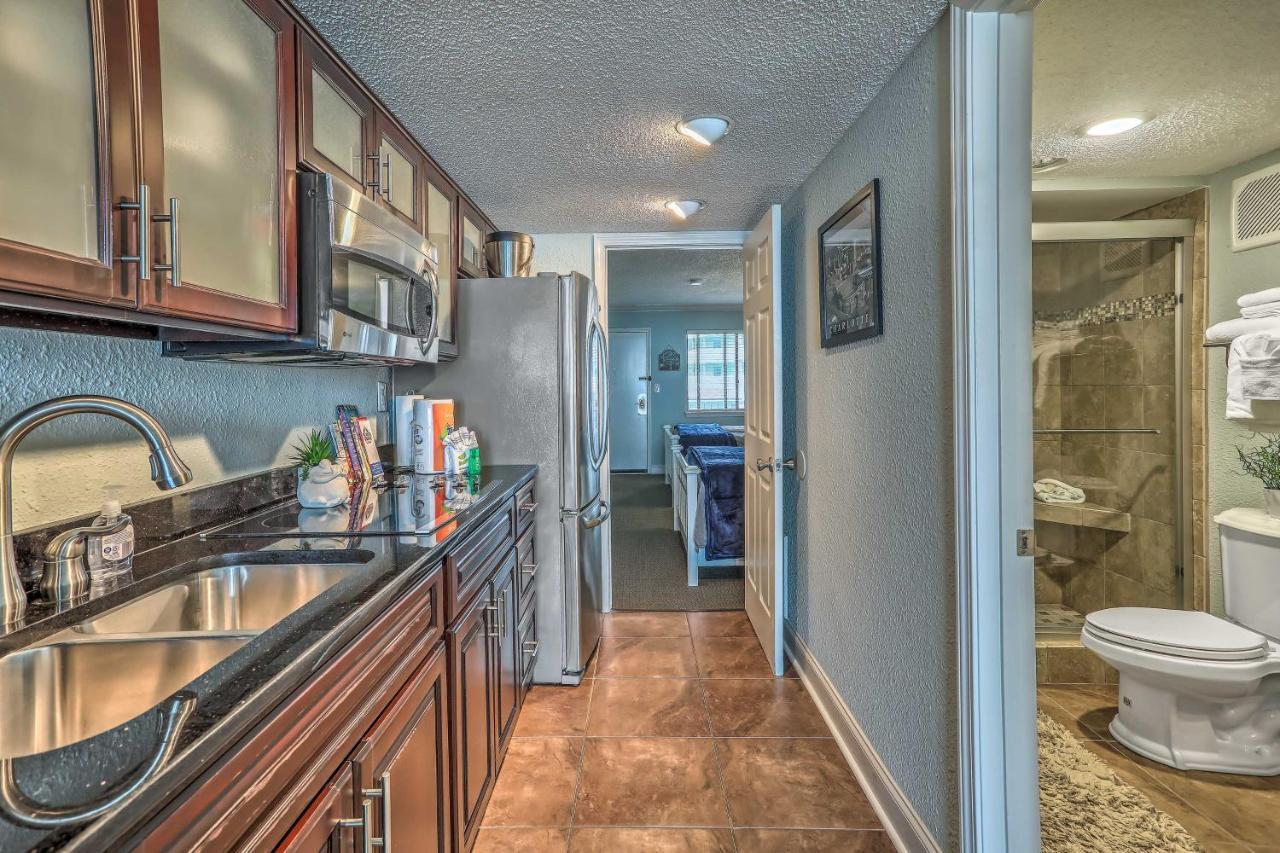 Apartment Oceanfront With Balcony, Views And Pool Access! *