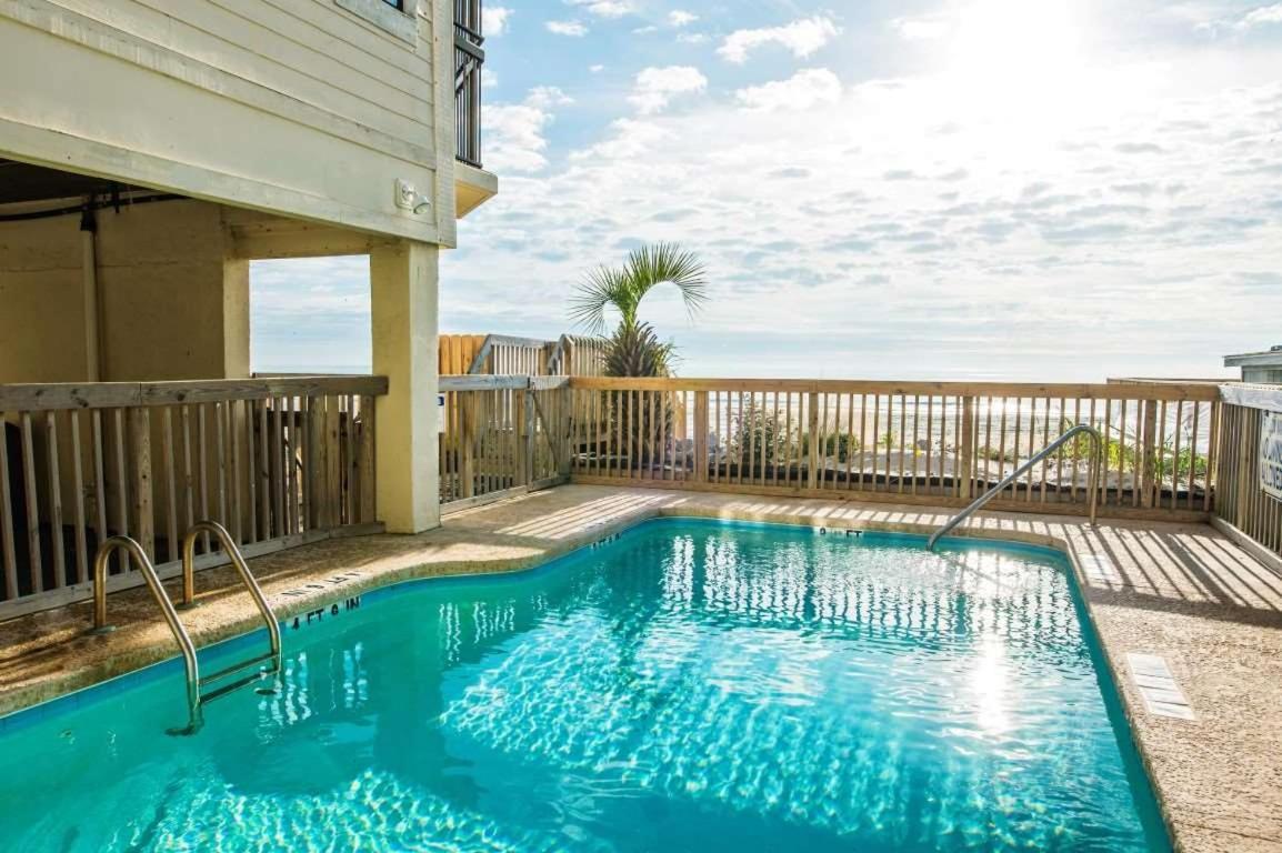 Getaway With Pool Access And Patio With Ocean View
