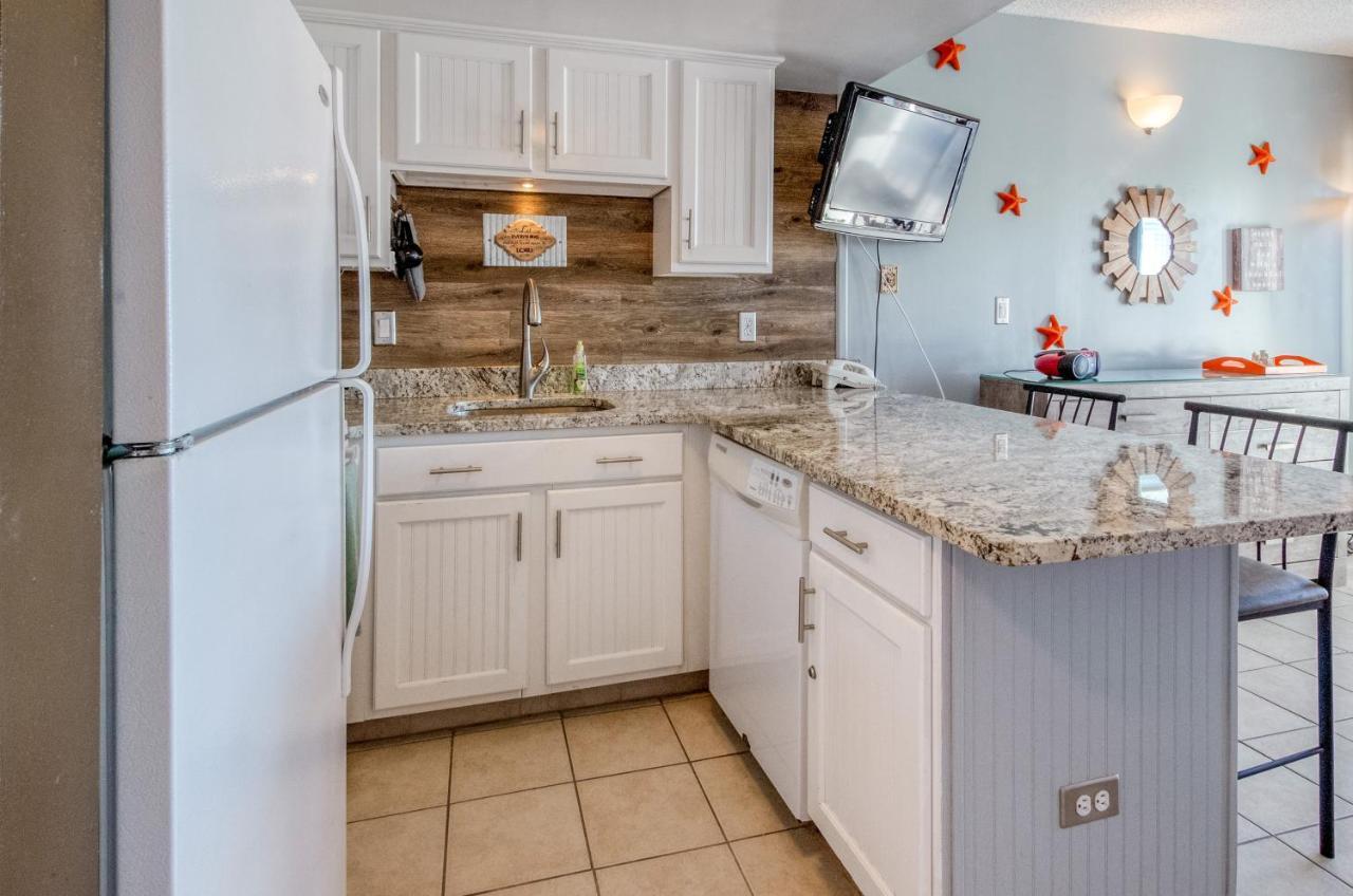 Seastar Apartment *