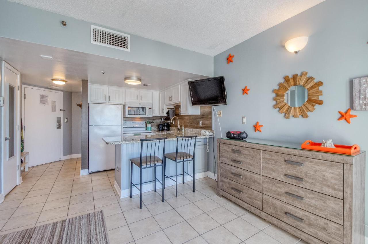 Seastar Apartment *