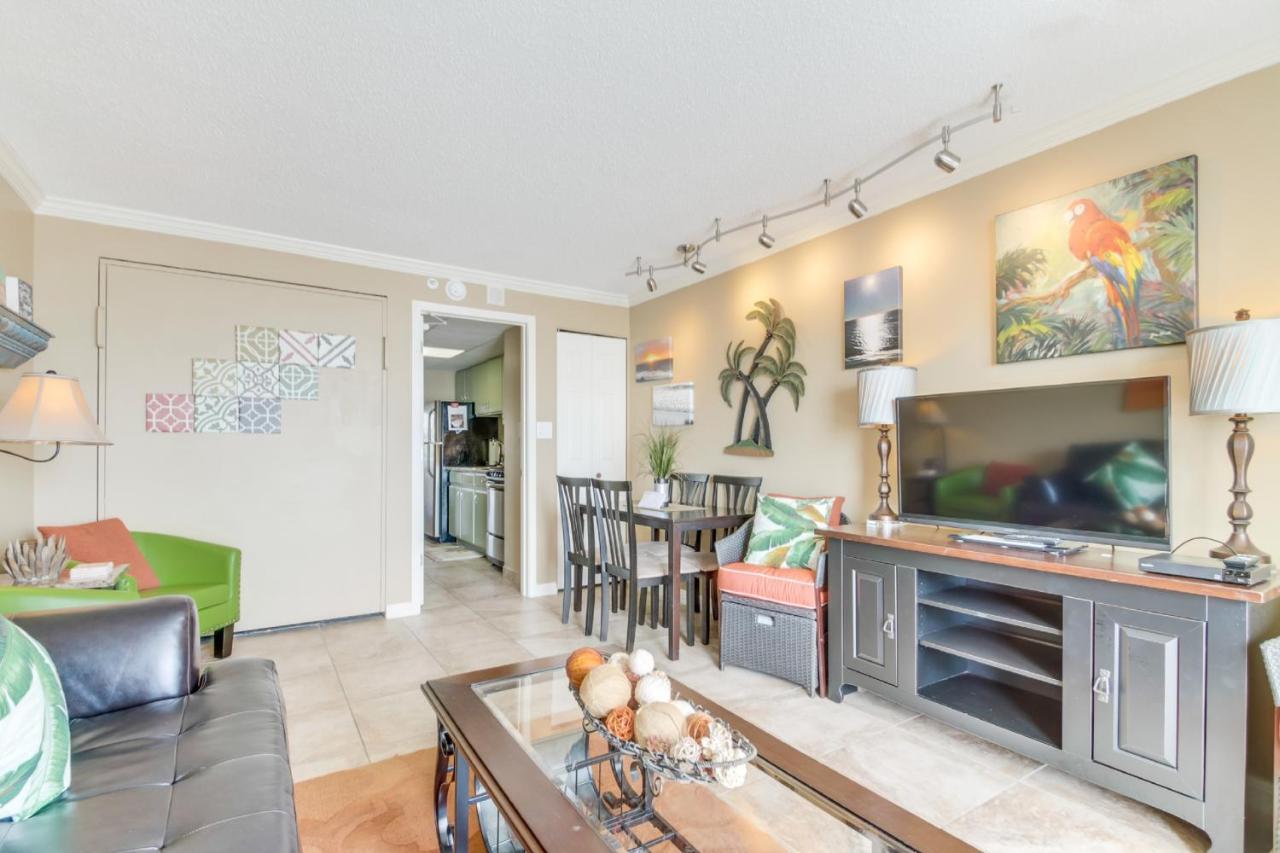 Apartment Oceanfront W Balcony Minutes Walk To The