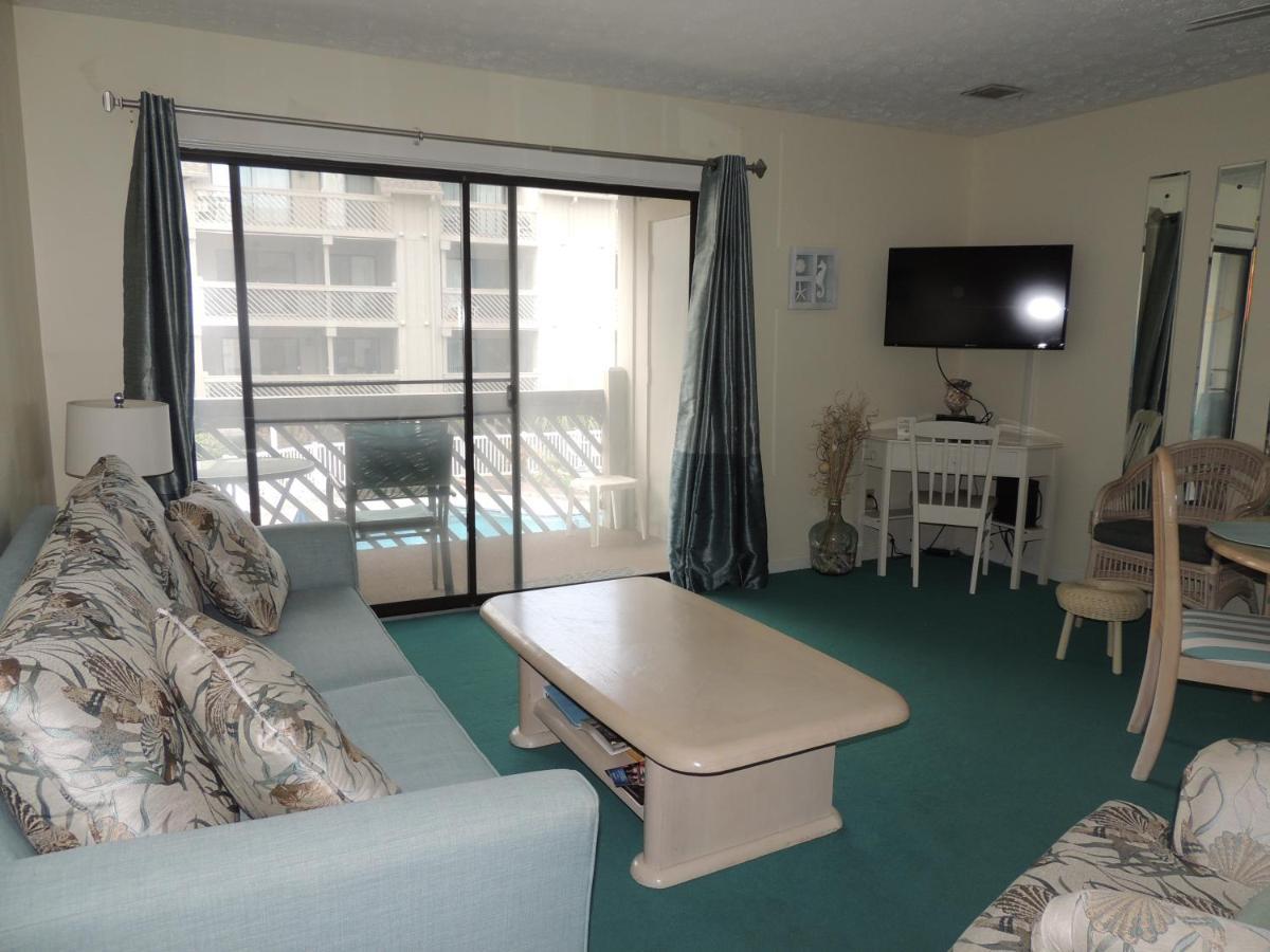 Beach Vacation Hotel *