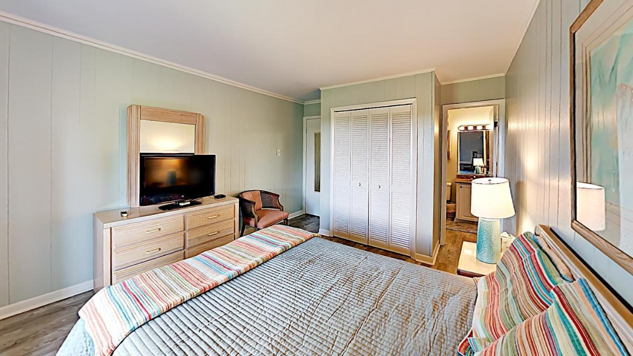 Beach Vacation Hotel *