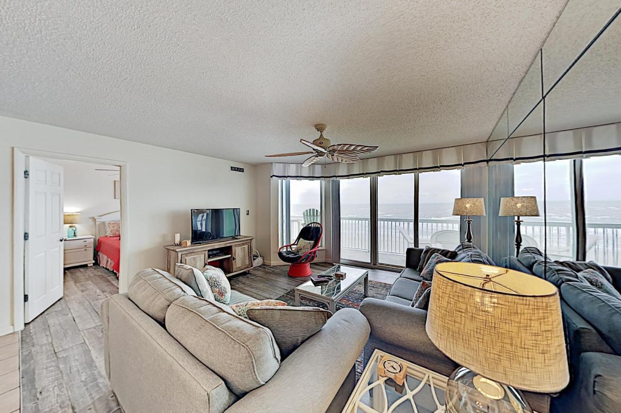 Apartment Stylish Beachfront Getaway With 2 Pools & Lazy River Myrtle Beach