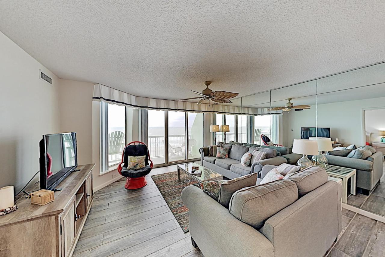 Stylish Beachfront Getaway With 2 Pools & Lazy River *
