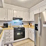 Beach &Nightlife 3Br/2.5 Ba Service Dog Friendly