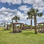 Beachfront Myrtle Beach Retreat With Pool Views!
