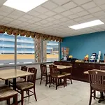 Days Inn By Wyndham Myrtle Beach-Beach Front