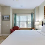 Magnolia North 102