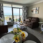 Beach Daze Oceanfront Great Location