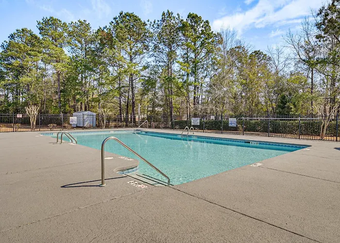 Murrells Inlet Condo With Pool Access, Near Beach!