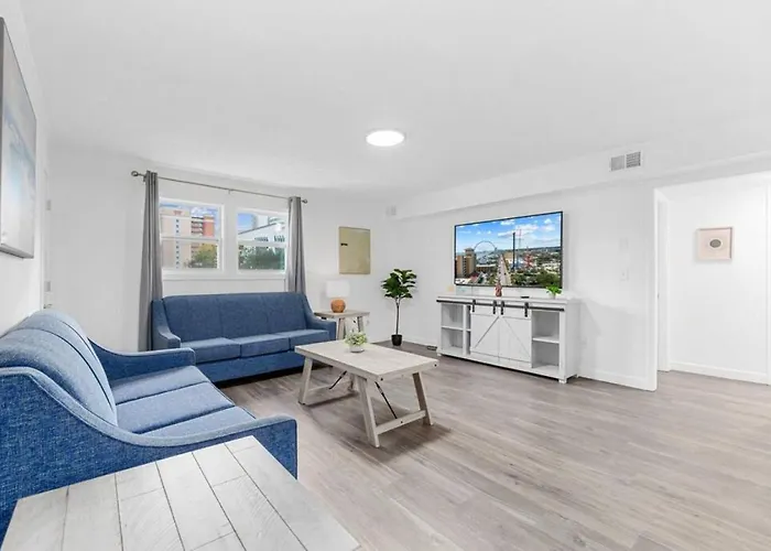 Azul Condos III