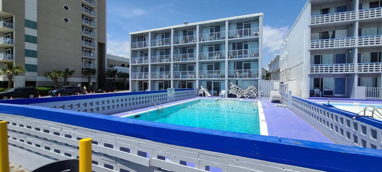 Hotel Oceanfront Twilight Surf 2*