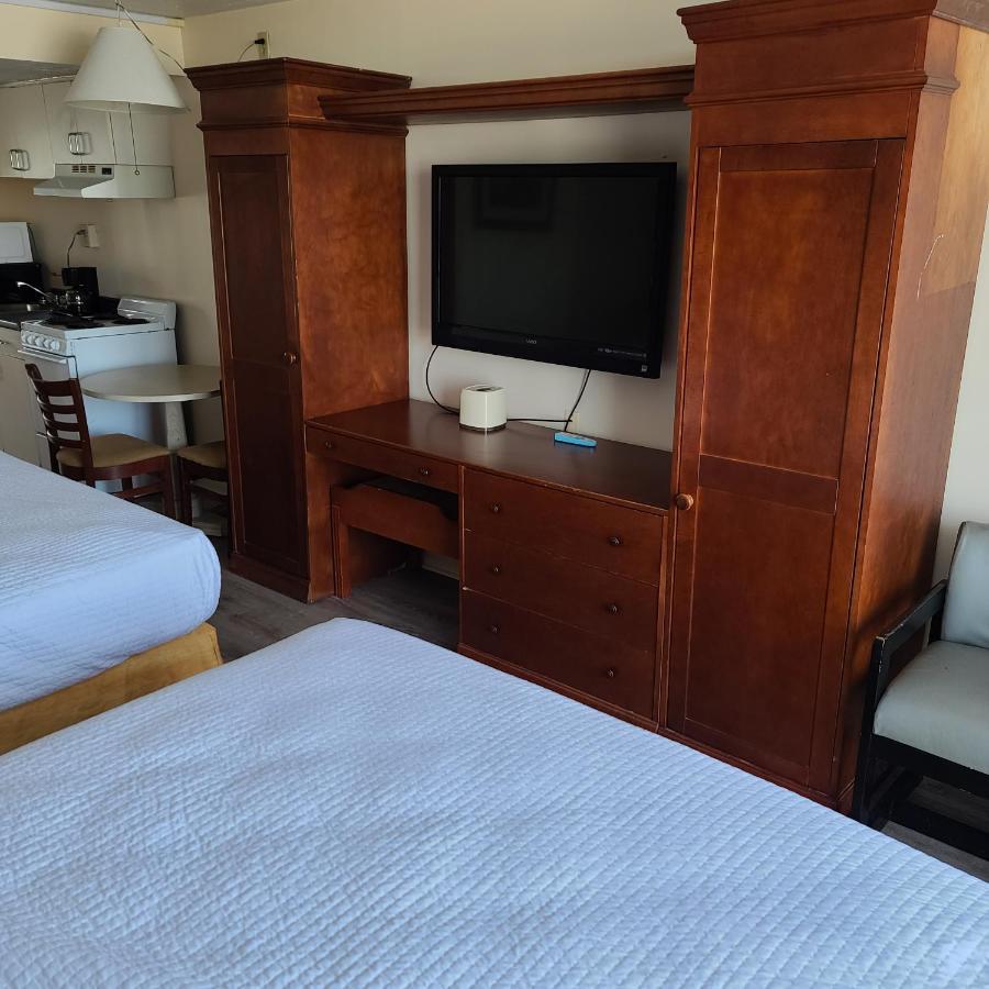 Hotel Oceanfront Twilight Surf 2*