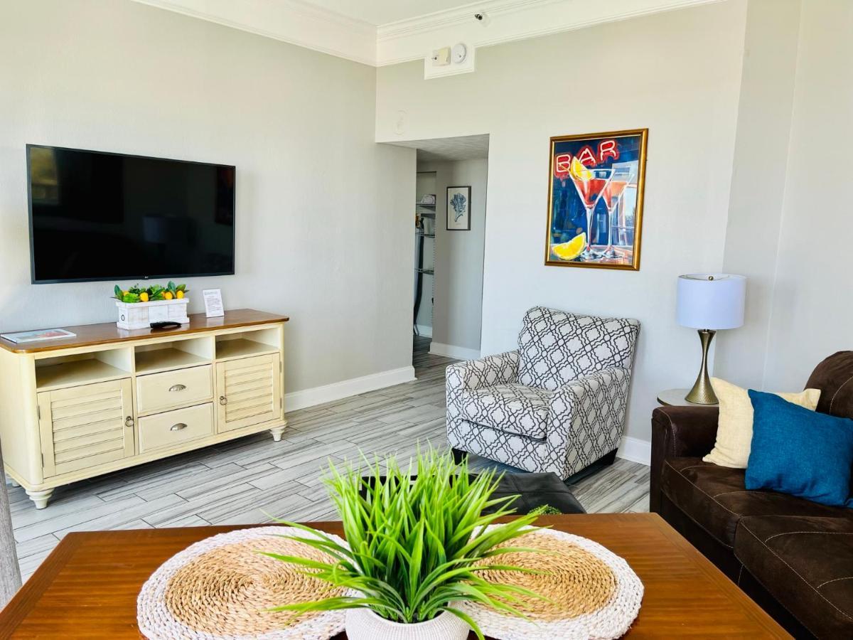 210 Sea Gem Oceanfront Pet Friendly Oceanfront Apartment *