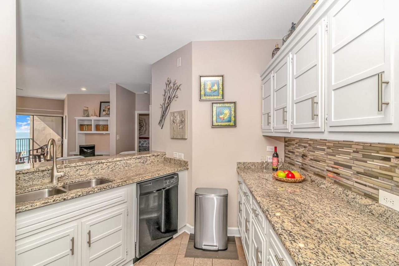 Holiday home Oceanfront 2-bedroom Penthouse! Stunning Views! Dunes 1234 - Sleeps 8! *