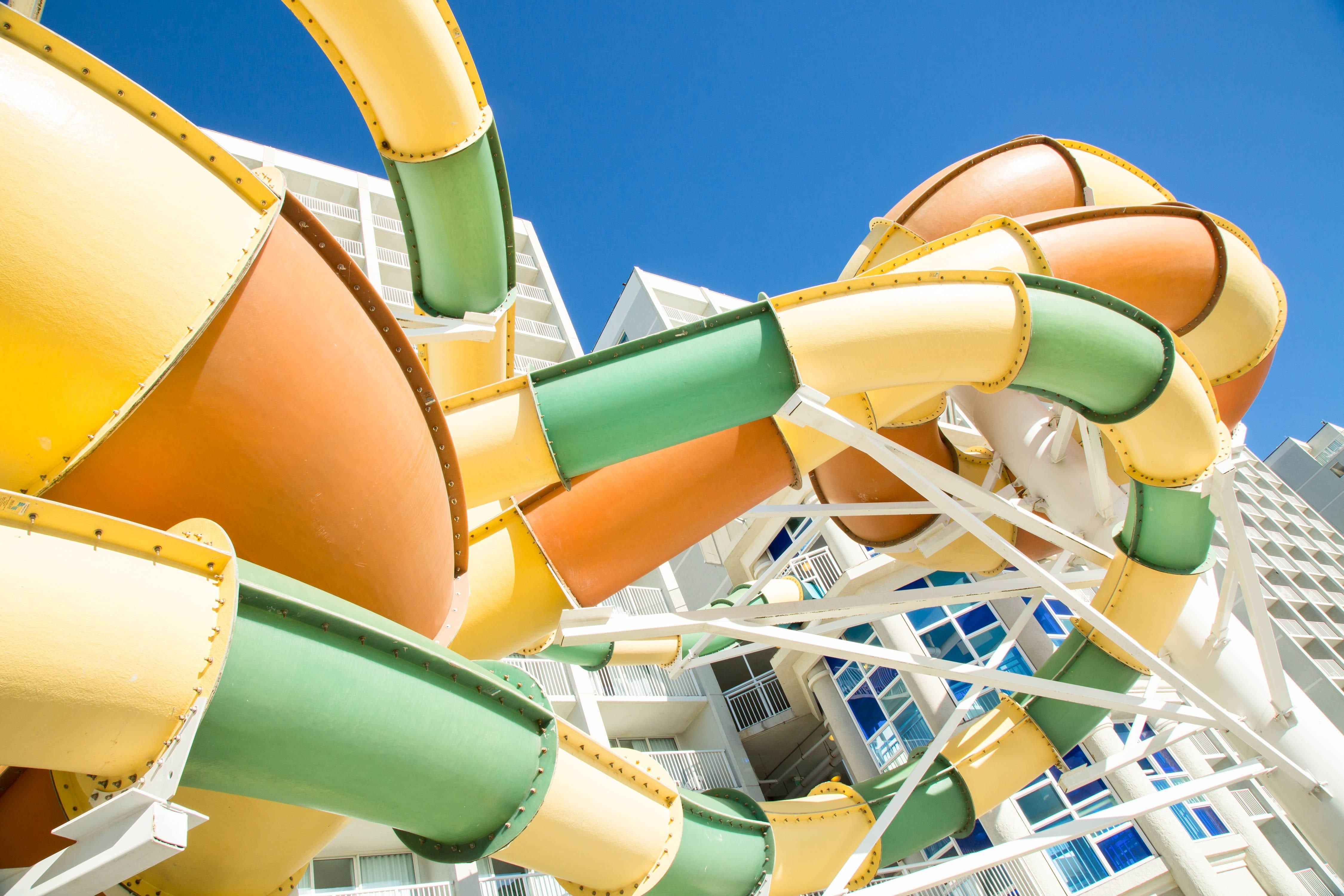 Crown Reef And Waterpark Resort