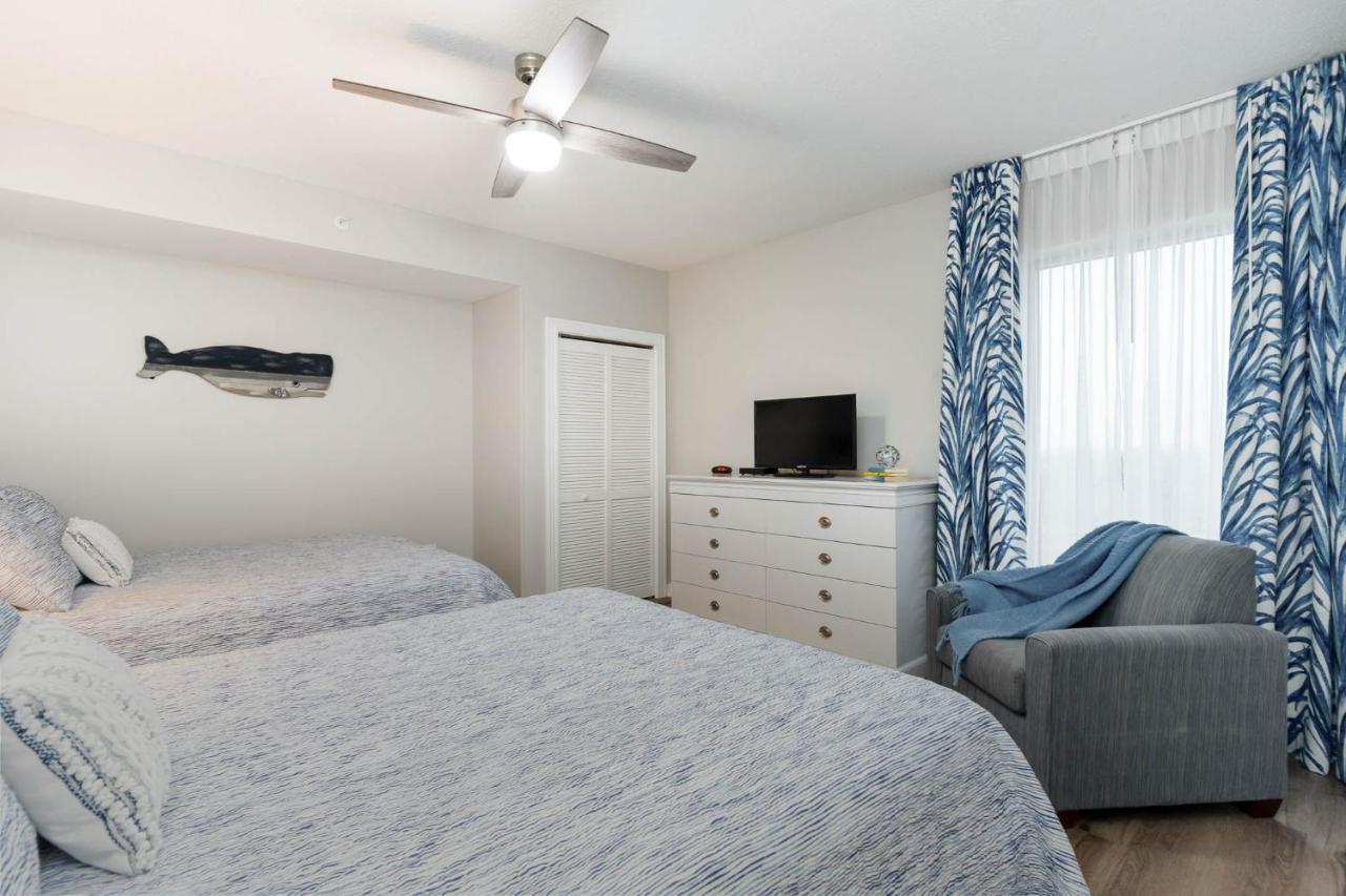 Ocean View 3 Bedroom Unit At Royale Palms-907