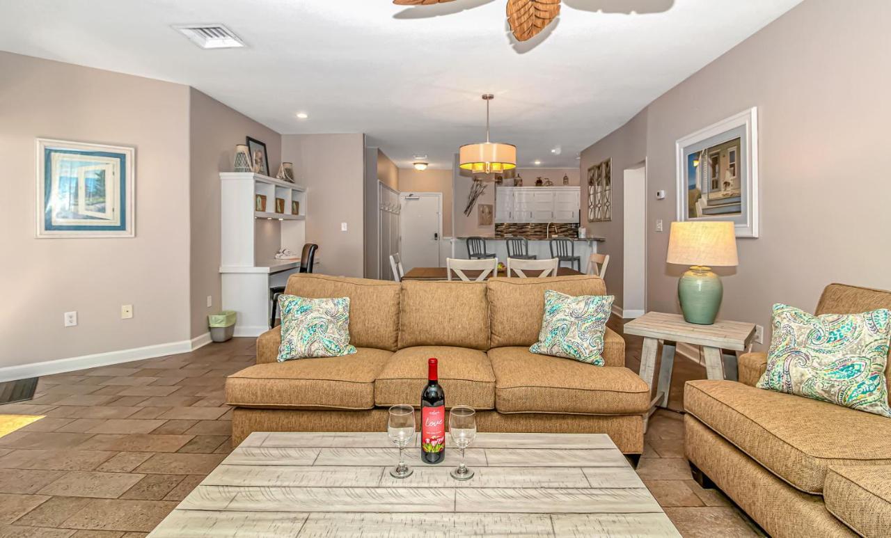 Oceanfront 2-bedroom Penthouse! Stunning Views! Dunes 1234 - Sleeps 8! Myrtle Beach