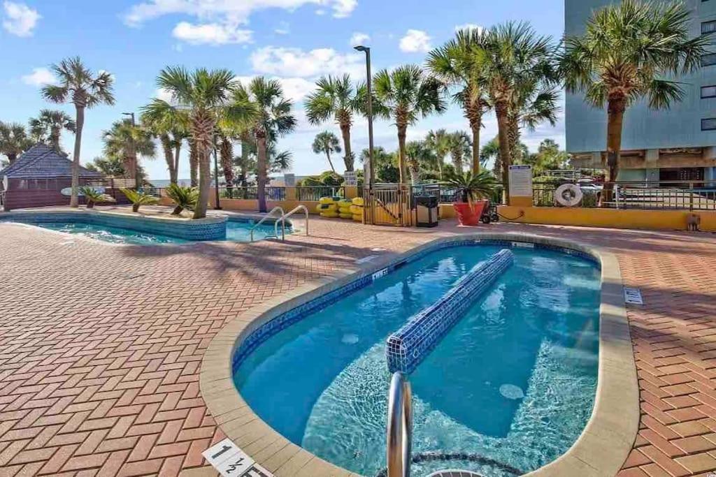 Beautiful Ocean Views, On 15th Floor! Aparthotel